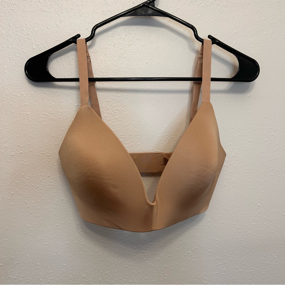 SKIMS Nude Plunge Wireless Bra